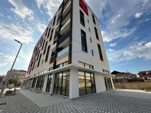 Tirane, shitet ambjent biznesi Kati 0, 470 m² 1.600.000 € (Jordan Misja)