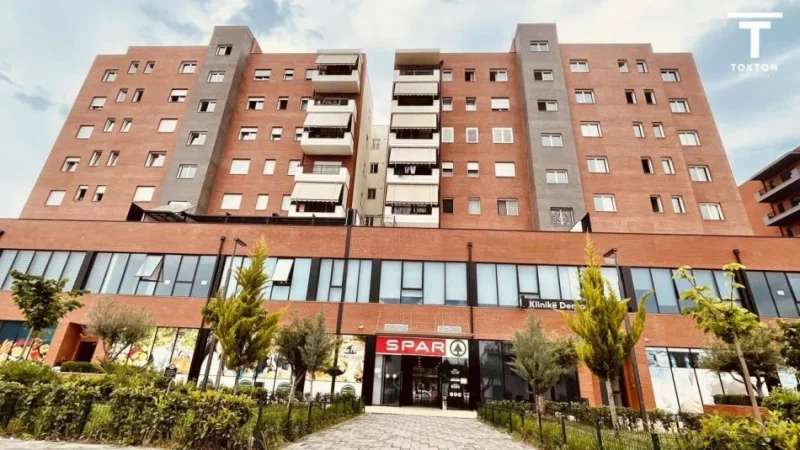 Tirane, shitet apartament 3+1+Ballkon Kati 4, 139 m² 131.800 € (Vendndodhja: Rezidenca Point Center, Rruga Skënderbeu, Kamëz, Tiranë.)