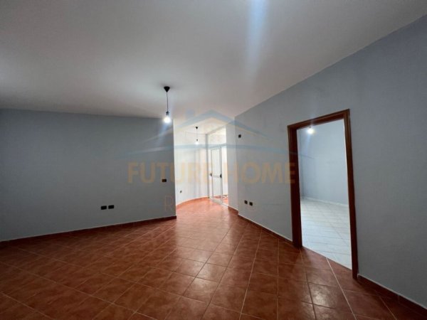Durres Plazh, shitet apartament 1+1+Ballkon Kati 2, 67 m² 67.000 € (Pvaresia)