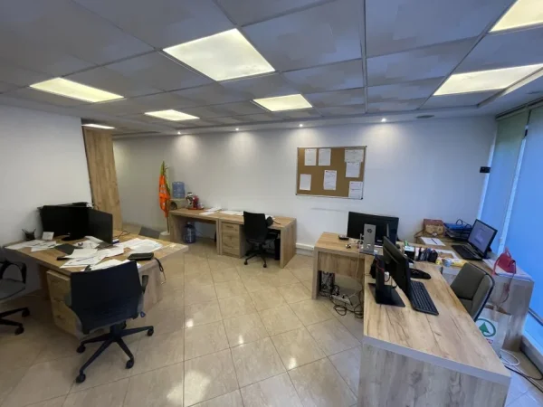 Tirane, shes zyre , 69 m² 255.000 € (RRUGA SAMI FRASHERI , TE PETRO NINI)