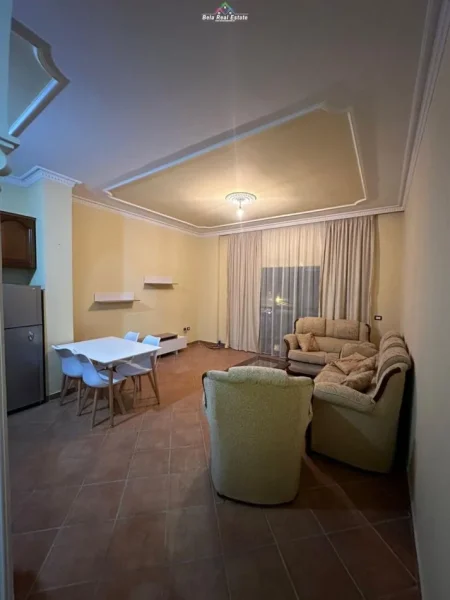Tirane, jepet me qera apartament 1+1+Ballkon Kati 1, 75 m² 400 € (don bosko)