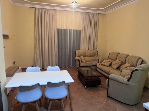 Tirane, jepet me qera apartament 1+1+Ballkon Kati 1, 75 m² 400 € (don bosko)