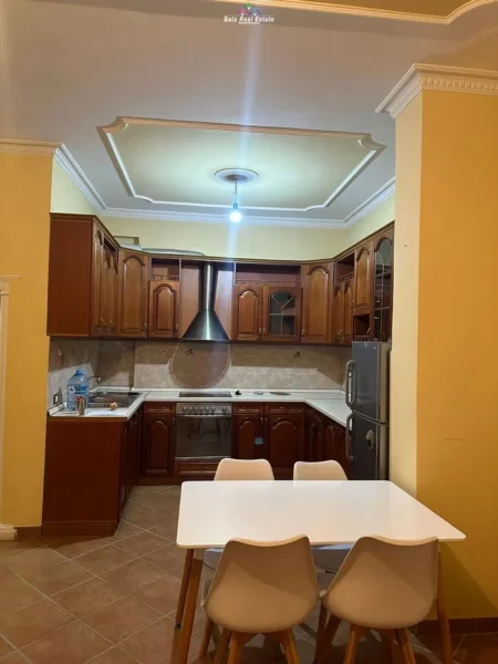 Tirane, jepet me qera apartament 1+1+Ballkon Kati 1, 75 m² 400 € (don bosko)