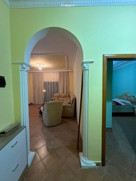 Tirane, jepet me qera apartament 1+1+Ballkon Kati 1, 75 m² 400 € (don bosko)