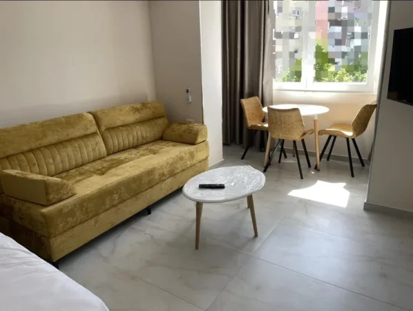 Tirane, jepet me qera garsonier 1+1 Kati 3, 40 m² 450 € (brryli)