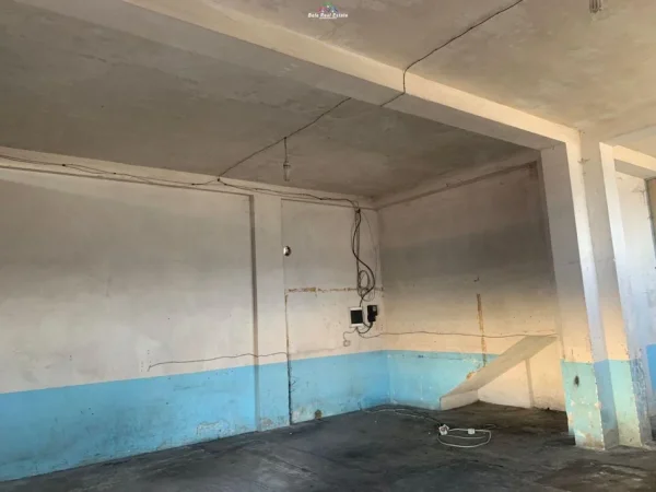 Tirane, jepet me qera magazine Kati 1, 160 m² 600 € (qtu)