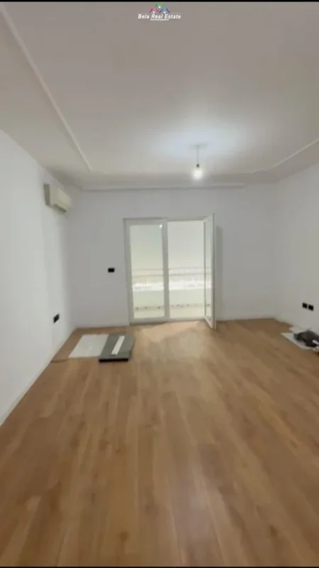 Tirane, jepet me qera 2+1 Kati 3, 100 m² 160.000 € (ISH PARKU I AUTOBUSAVE)