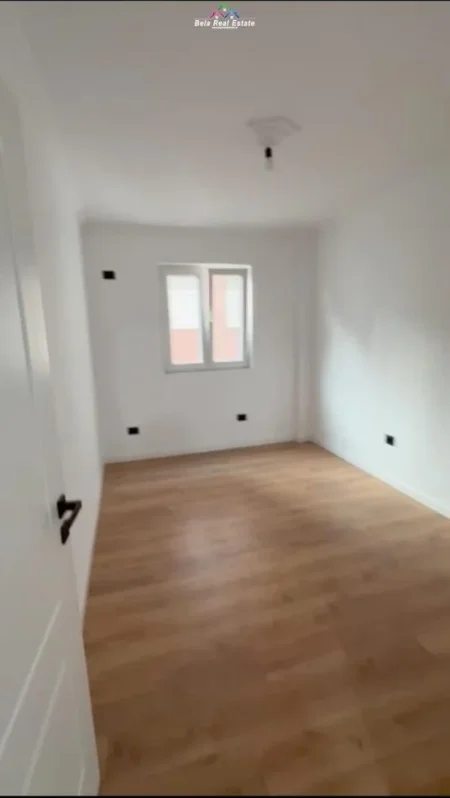 Tirane, jepet me qera 2+1 Kati 3, 100 m² 160.000 € (ISH PARKU I AUTOBUSAVE)