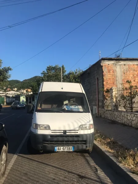 Tirane, shes Furgon Peugeot BOXER 2,5D Viti 1997