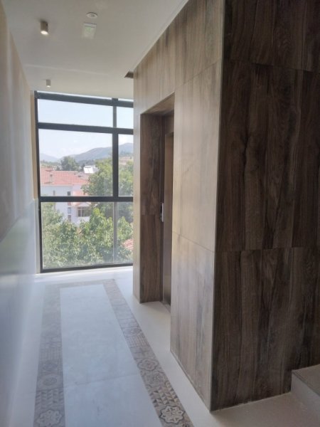 Korçe; Shes apartament ose jap me qera/for sale or for rent/zu verkaufen oder zu vermieten