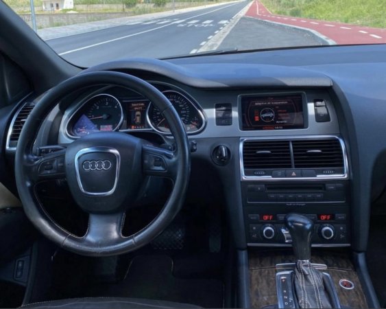 Elbasan, shitet SUV | Fuoristrad | Xhip Audi Q7 Nafte, e zeze automatik Klima 250 km 8.300 €