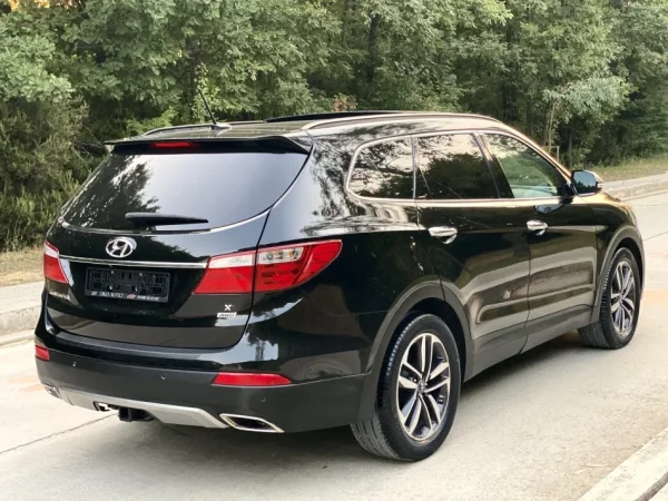 Tirane, shes makine Hyundai Benzin, e zeze automatik Klima 150.000 km