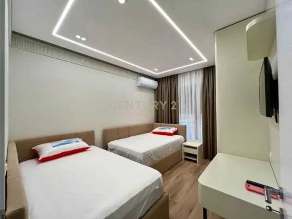 Tirane, jepet me qera apartament 2+1 Kati 3, 116 m² 1.600 € (kompleksi delijorgji)