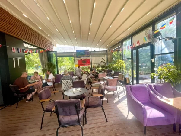 Tirane, shitet lokal Kati 0, 100 m² 350.000 € (Unaza e Re)