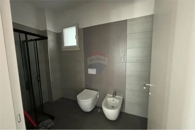Tirane, jepet me qera apartament 2+1 Kati 3, 99 m² 600 € (Don Bokso - Don Bosko,)