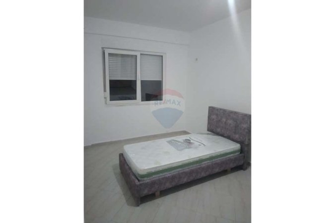 Tirane, jepet me qera apartament 2+1 , 74 m² 500 € (Liqeni i Thatë,)