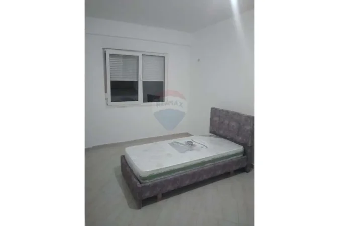 Tirane, jepet me qera apartament 2+1 , 74 m² 500 € (Liqeni i Thatë,)