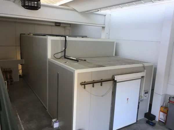 Lushnje, DHOME FRIGORIFERIKE "- 22 Grade" me Paraqeli per KONSERVIM USHQIMOR. OKAZION 35.000 €, i diskutueshem!