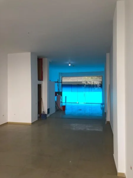 Tirane, shitet ambjent biznesi Kati 0, 95 m² 310.000 € (Bulevardi Migjeni)