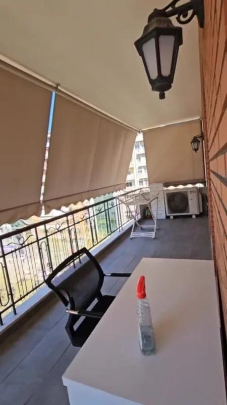 Tirane, jepet me qera apartament 3+1 Kati 8, 140 m² 1.000 € (Delijorgji)