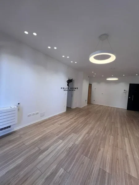Tirane, jepet me qera apartament 3+1 Kati 9, 160 m² 1.500 € (RRUGA E KAVAJES)