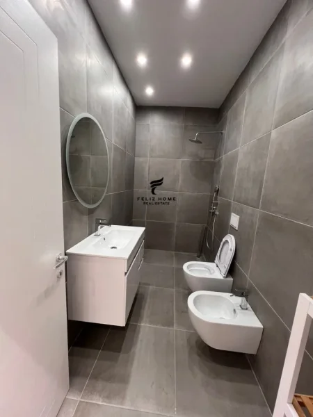 Tirane, jepet me qera apartament 3+1 Kati 9, 160 m² 1.500 € (RRUGA E KAVAJES)