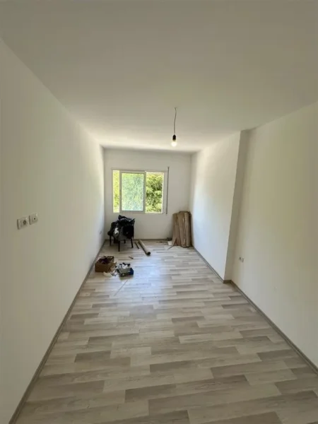 Tirane, shitet apartament 1+1 Kati 2, 82 m² 89.650 € (Fresk)