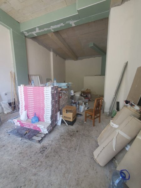 Tirane, jepet me qera ambjent biznesi Kati 0, 7 m² 2.200 € (Pazari i ri) TT 1191