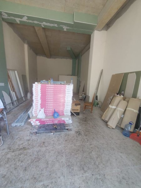 Tirane, jepet me qera ambjent biznesi Kati 0, 7 m² 2.200 € (Pazari i ri) TT 1191