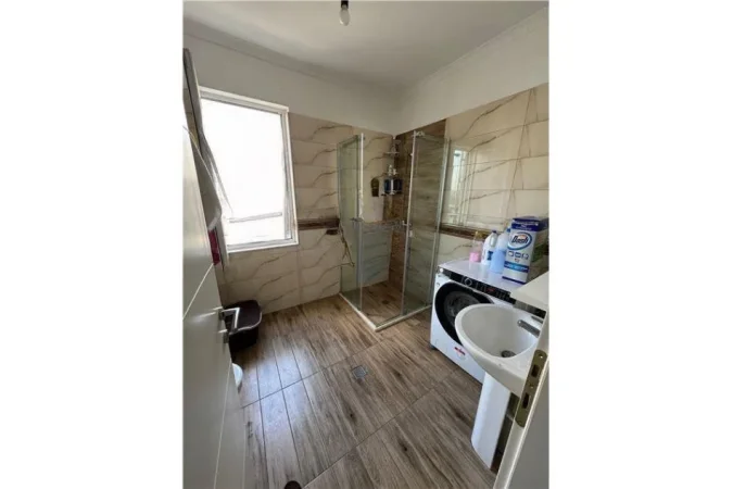 Tirane, shitet apartament 2+1 , 111 m² 114.000 € (Kamez)