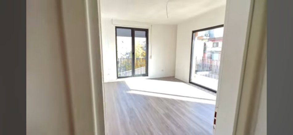 Tirane, jepet me qera 1+1+Ballkon Kati 2, 77 m² 465 € (Qemal Stafa)
