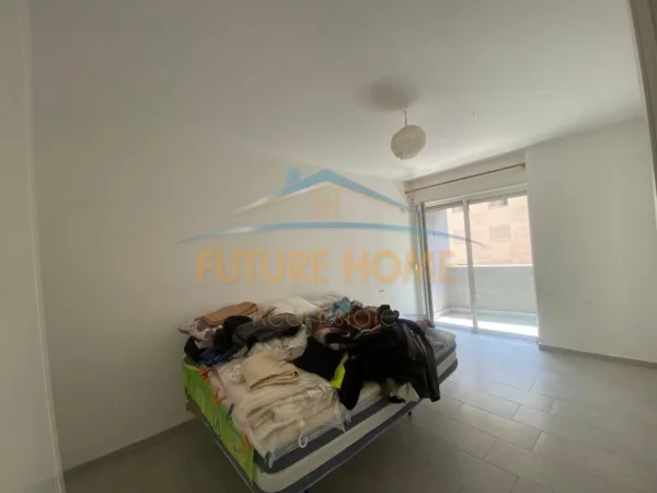 Tirane, shitet apartament 3+1+Ballkon Kati 4, 137 m² 185.000 € (UNAZA E RE)
