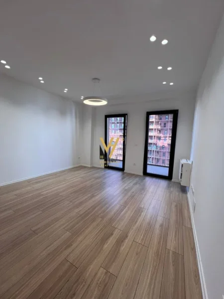 Tirane, jepet me qera zyre Kati 9, 160 m² 1.500 € (RRUGA E KAVAJES)