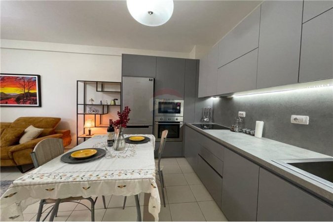Tirane, jepet me qera apartament 1+1 Kati 3, 70 m² 500 € (Rruga Peti - Liqeni i Thatë)