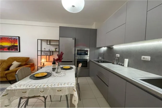 Tirane, jepet me qera apartament 1+1 Kati 3, 70 m² 500 € (Rruga Peti - Liqeni i Thatë)