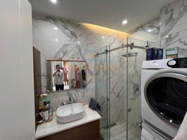 Shqiperi, shitet apartament 2+1 Kati 5, 78 m² 175.000 € (Liqeni i Thatë)