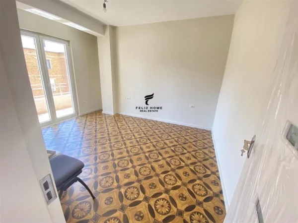 Tirane, shitet 2+1+Ballkon Kati 3, 106 m² 308.485 € (QENDER)