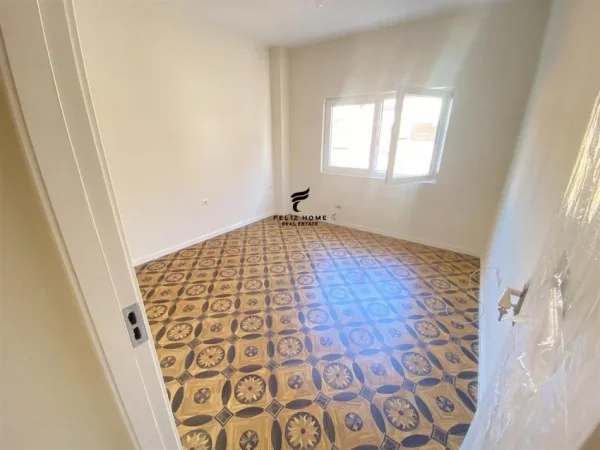 Tirane, shitet 2+1+Ballkon Kati 3, 106 m² 308.485 € (QENDER)