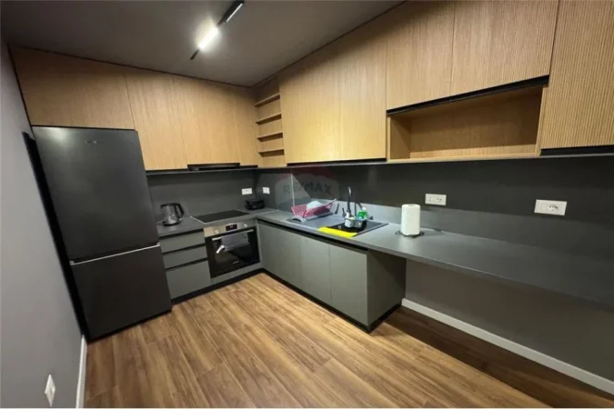 Tirane, jepet me qera garsonier Kati 5, 52 m² 600 € (Rruga Qemal Stafa - Pazari i Ri)