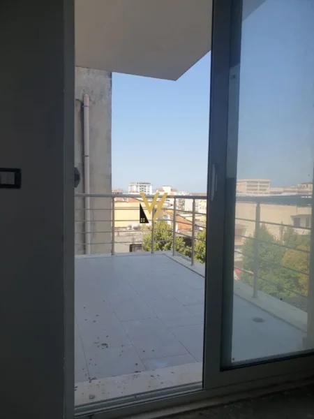 Kavaje, shitet apartament 2+1+Ballkon Kati 7, 107 m² 65.000 € (KAVAJË)