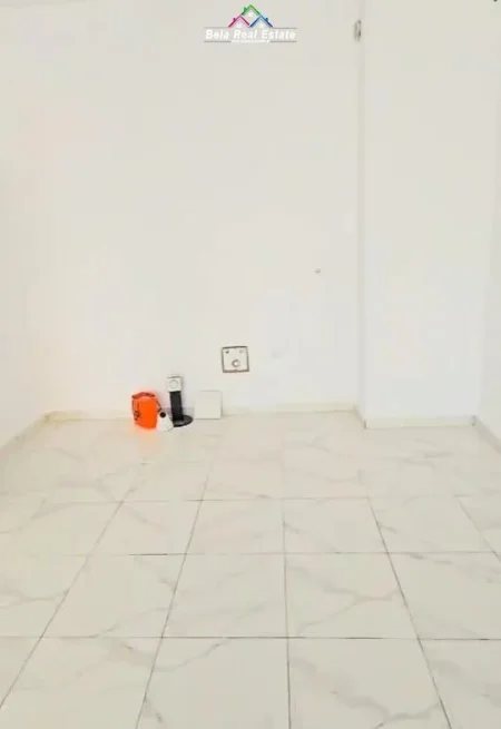 Tirane, jepet me qera zyre Kati 2, 111 m² 800 € (Rruga Sali Butka)