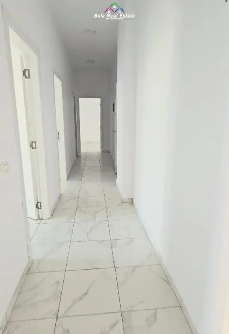 Tirane, jepet me qera zyre Kati 2, 111 m² 800 € (Rruga Sali Butka)