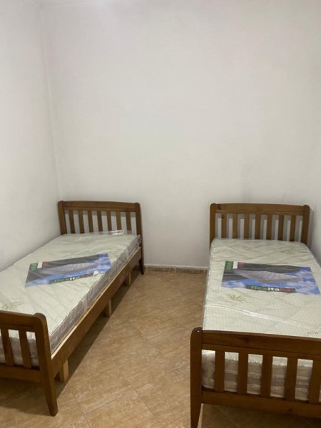 Tirane, jepet me qera apartament 1+1 Kati 1, 65 m² 300 € (QSUT)