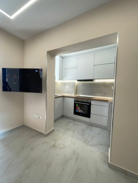 Tirane, jepet me qera garsonier Kati 2, 40 m² 450 € (HOXHA TASIM)