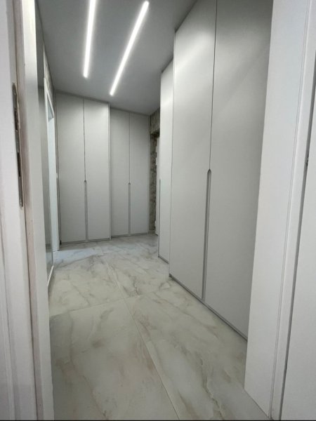 Tirane, jepet me qera garsonier Kati 2, 40 m² 450 € (HOXHA TASIM)
