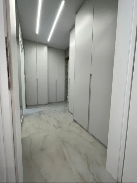 Tirane, jepet me qera garsonier Kati 2, 40 m² 450 € (HOXHA TASIM)