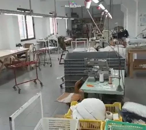 Tirane, jepet me qera ambjent biznesi Kati 2, 400 m² 1.200 € (Kombinat)