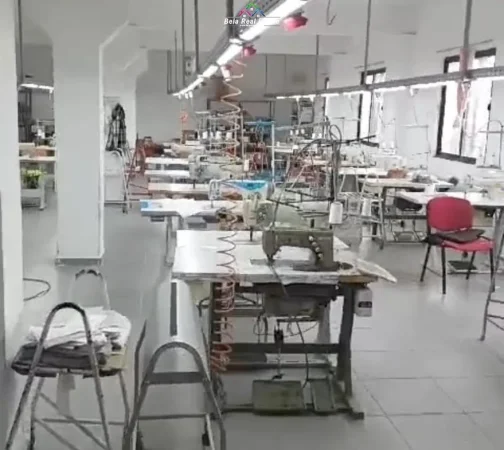 Tirane, jepet me qera ambjent biznesi Kati 2, 400 m² 1.200 € (Kombinat)