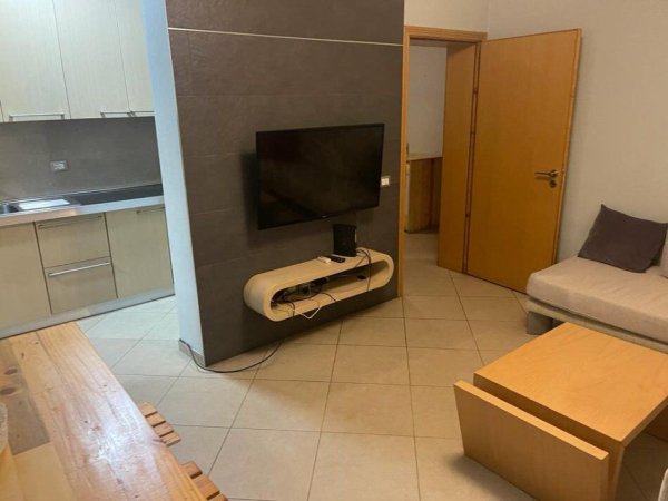 Tirane, jepet me qera apartament 2+1+Ballkon Kati 4, 70 m² 480 € (KONGRESI I MANASTIRIT SPITALET)