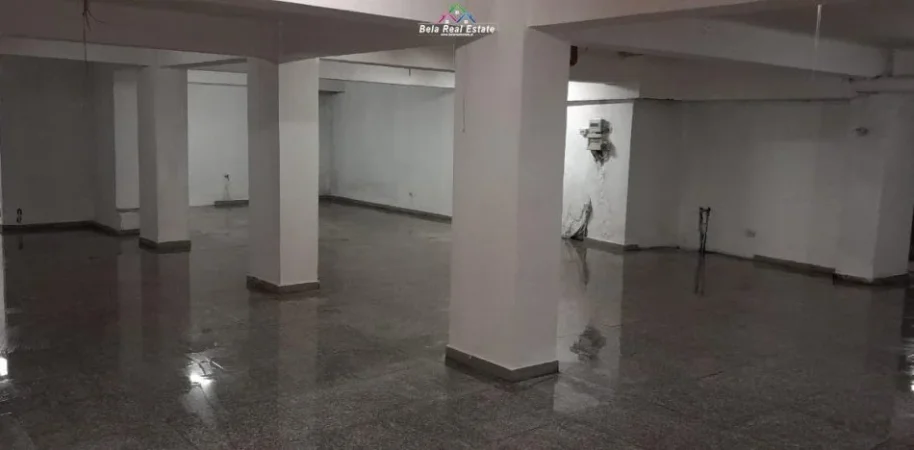 Tirane, jepet me qera ambjent biznesi Kati -1, 200 m² 1.500 € (kafe flora)